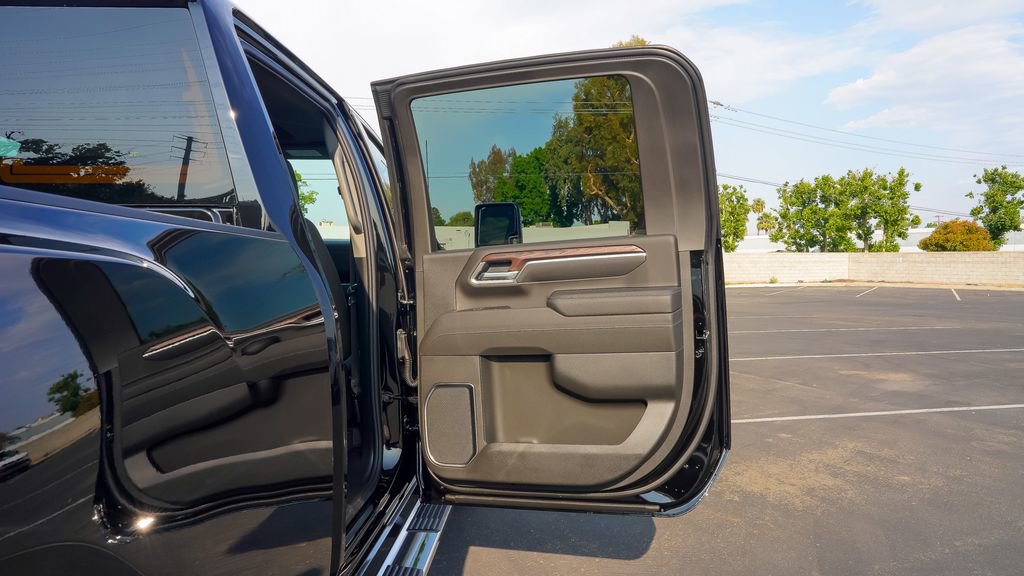 New 2025 GMC Sierra 2500 SLT w/ SLT Premium Package image 15