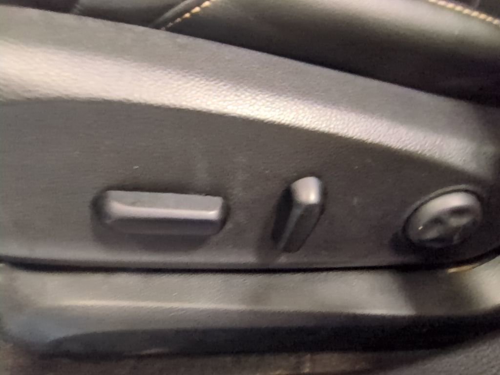 Used 2017 Buick Envision Essence image 10