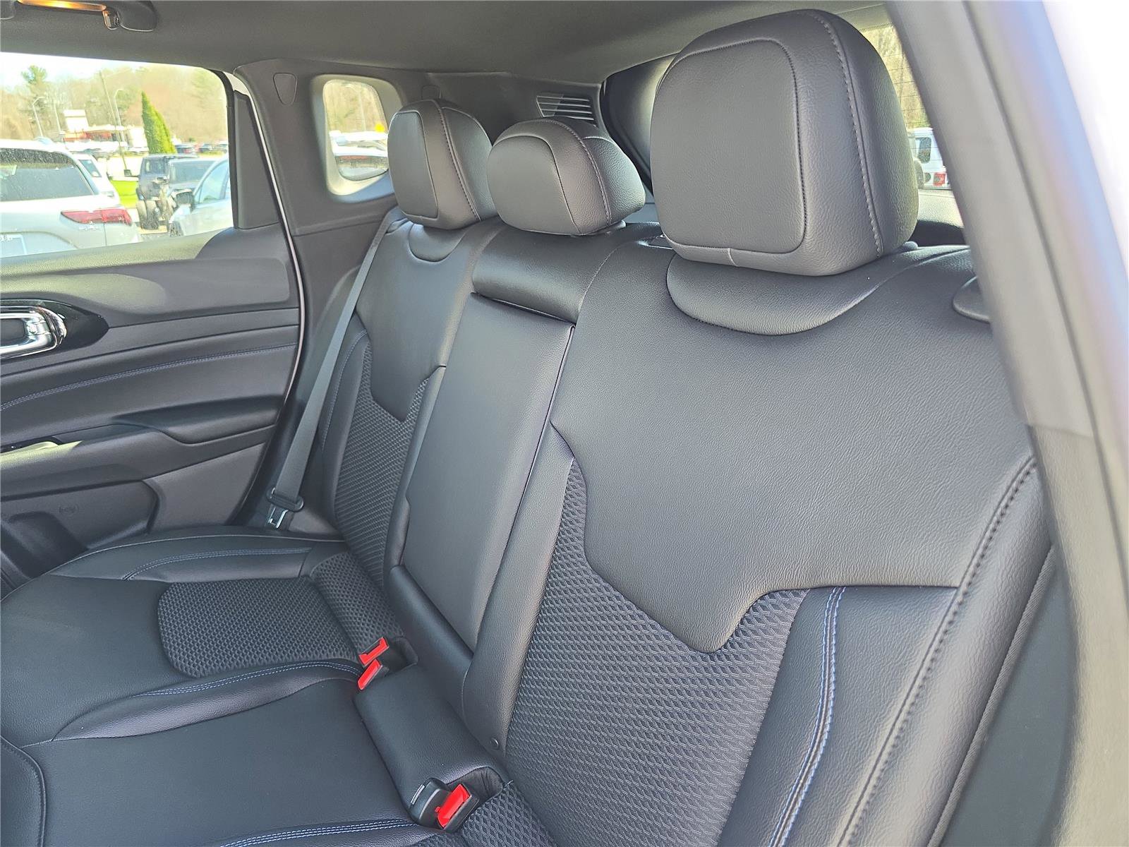 New 2026 Jeep Compass Latitude image 15