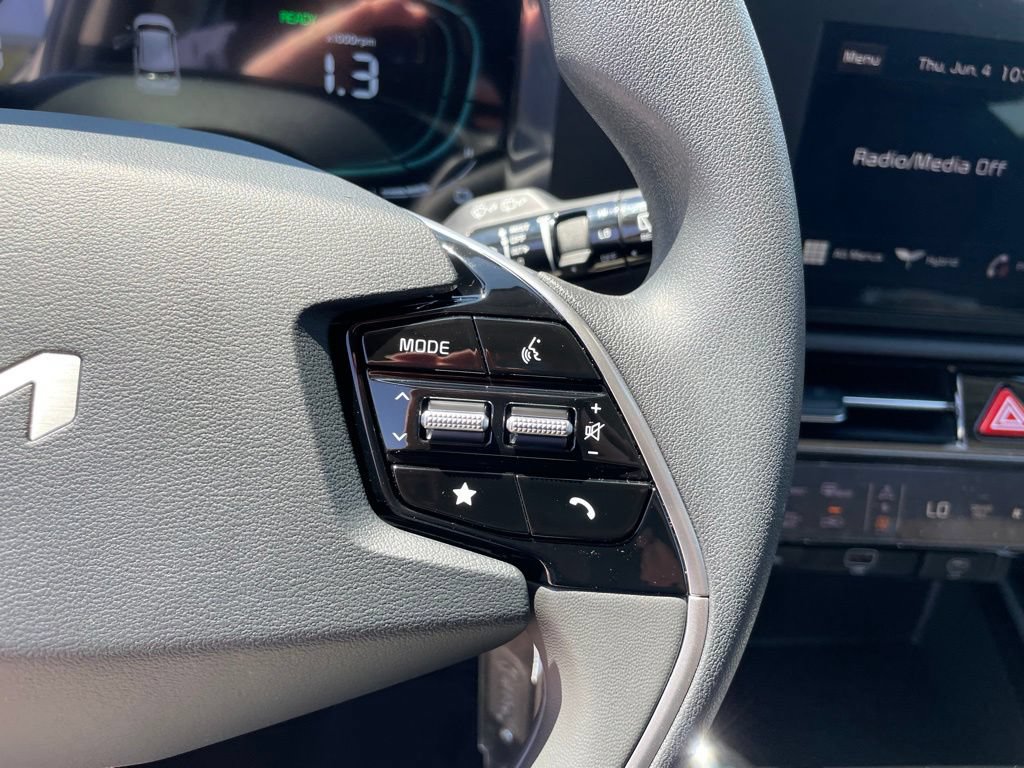 New 2026 Kia Niro LX FWD image 16