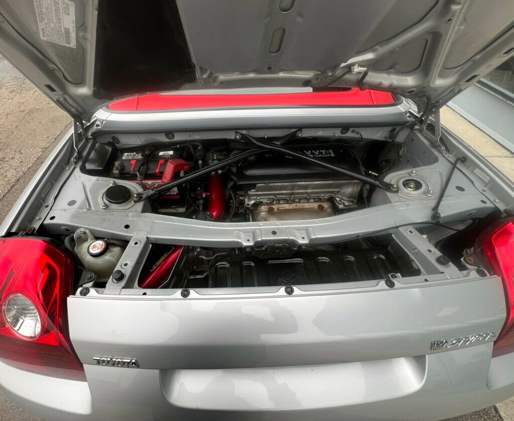 Used 2002 Toyota MR2 RWD image 13