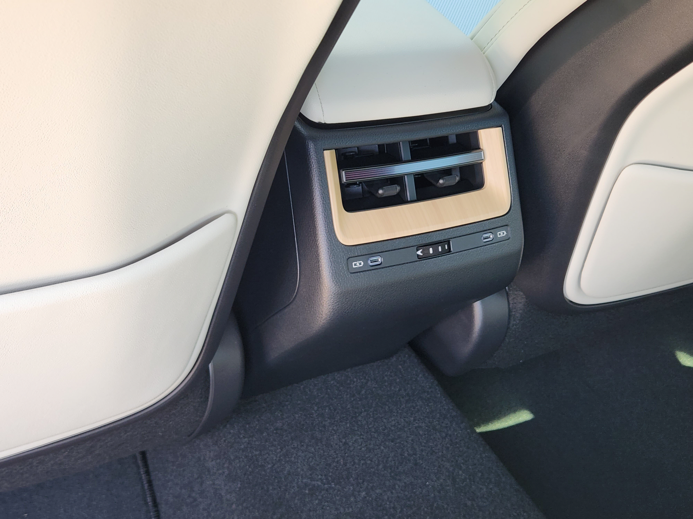 New 2026 Lexus ES 350e FWD image 19