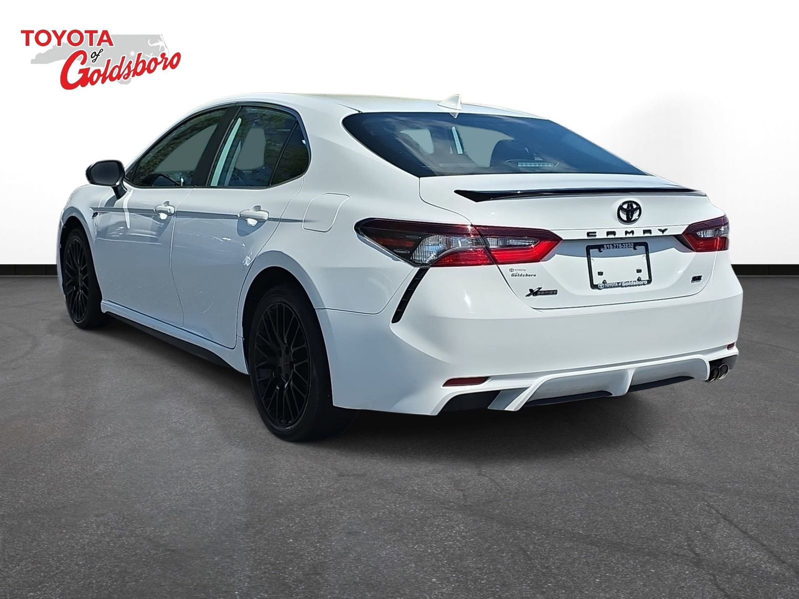 Used 2022 Toyota Camry SE image 7