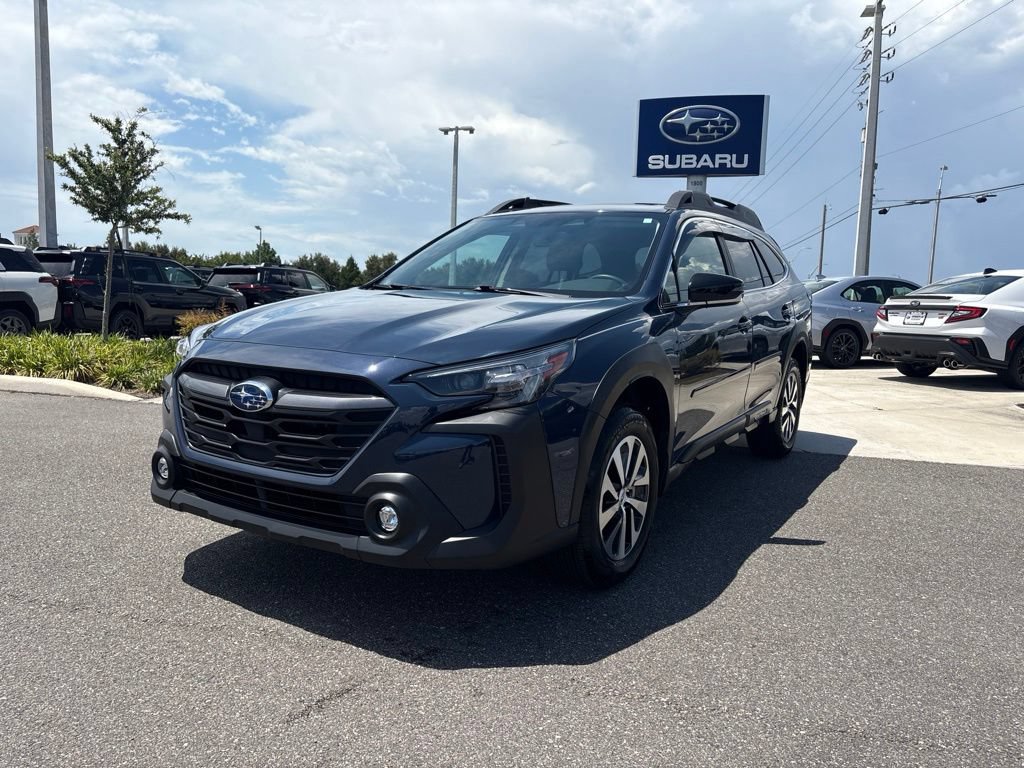 Certified 2025 Subaru Outback Premium AWD/4WD image 1