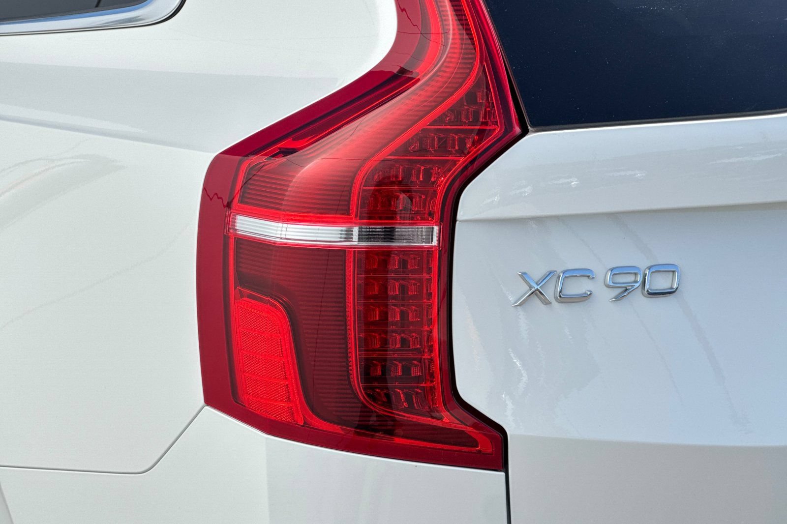 Used 2023 Volvo XC90 B6 Plus w/ Protection Package Premier AWD/4WD image 35