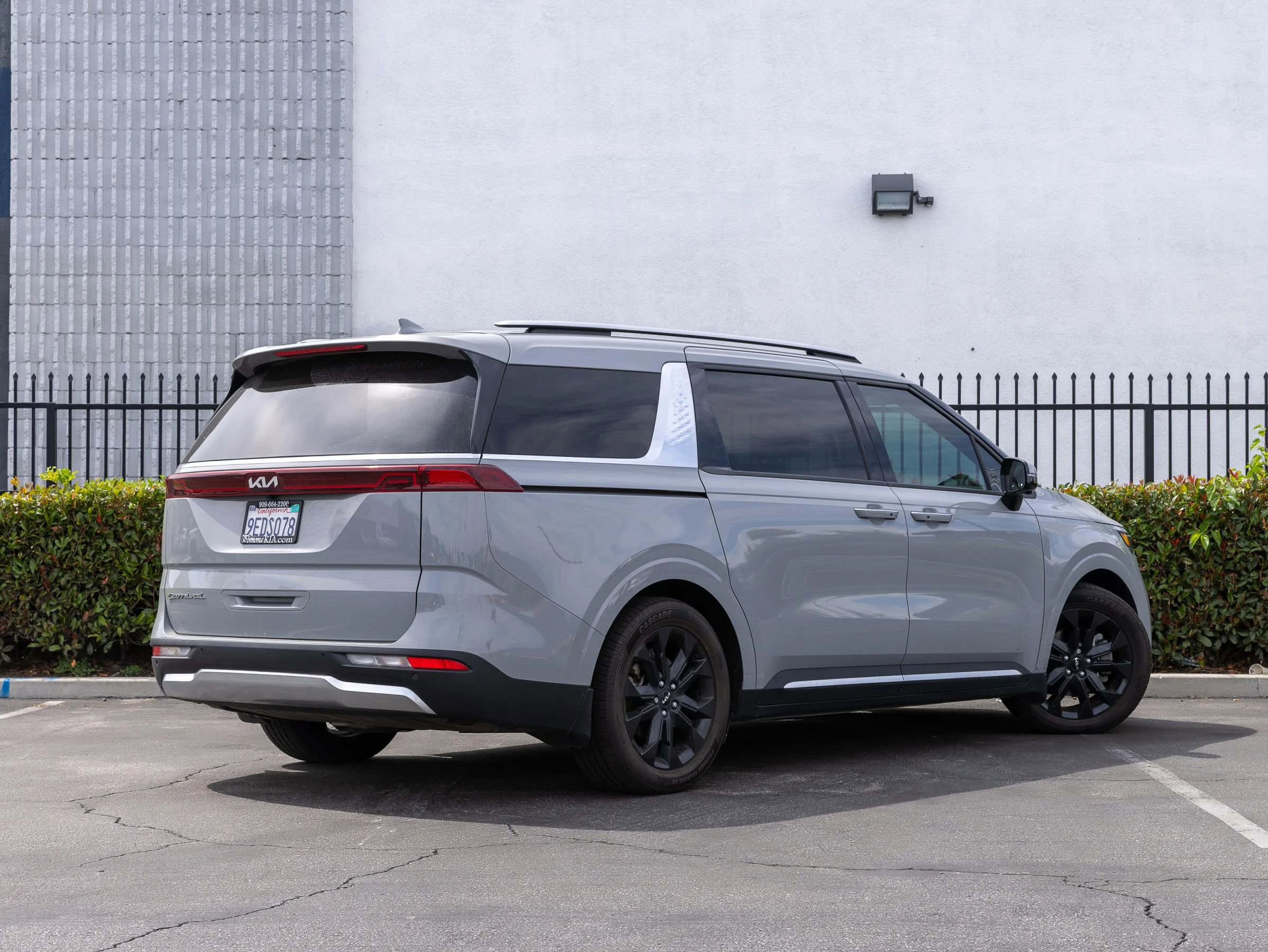 Used 2022 Kia Carnival SX Prestige image 9