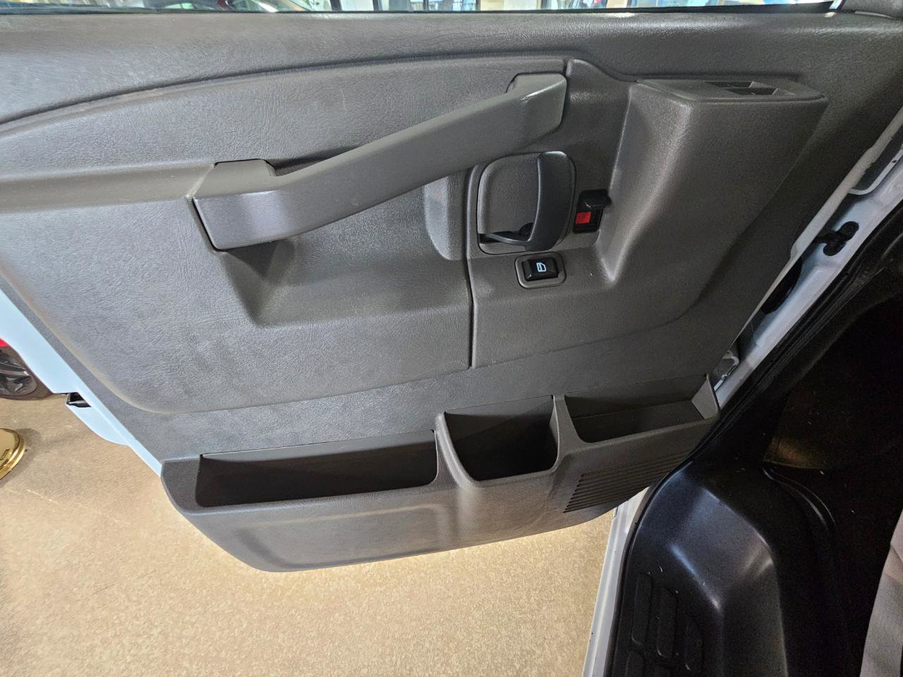 Used 2016 Chevrolet Express 3500 LT w/ LT Preferred Equipment Group image 20