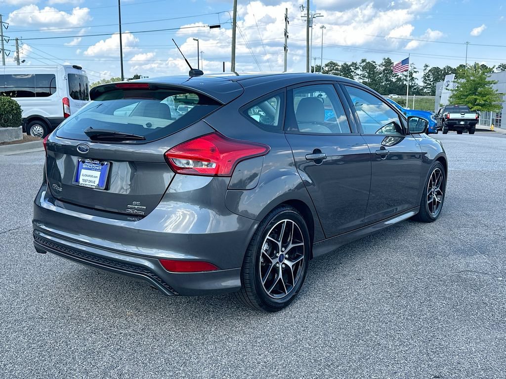 Used 2015 Ford Focus SE w/ SE Sport Package FWD image 7