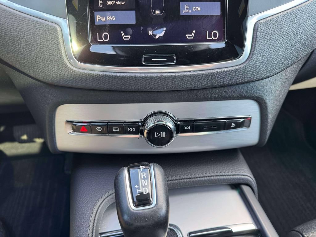 Used 2016 Volvo XC90 T6 Momentum AWD/4WD image 32