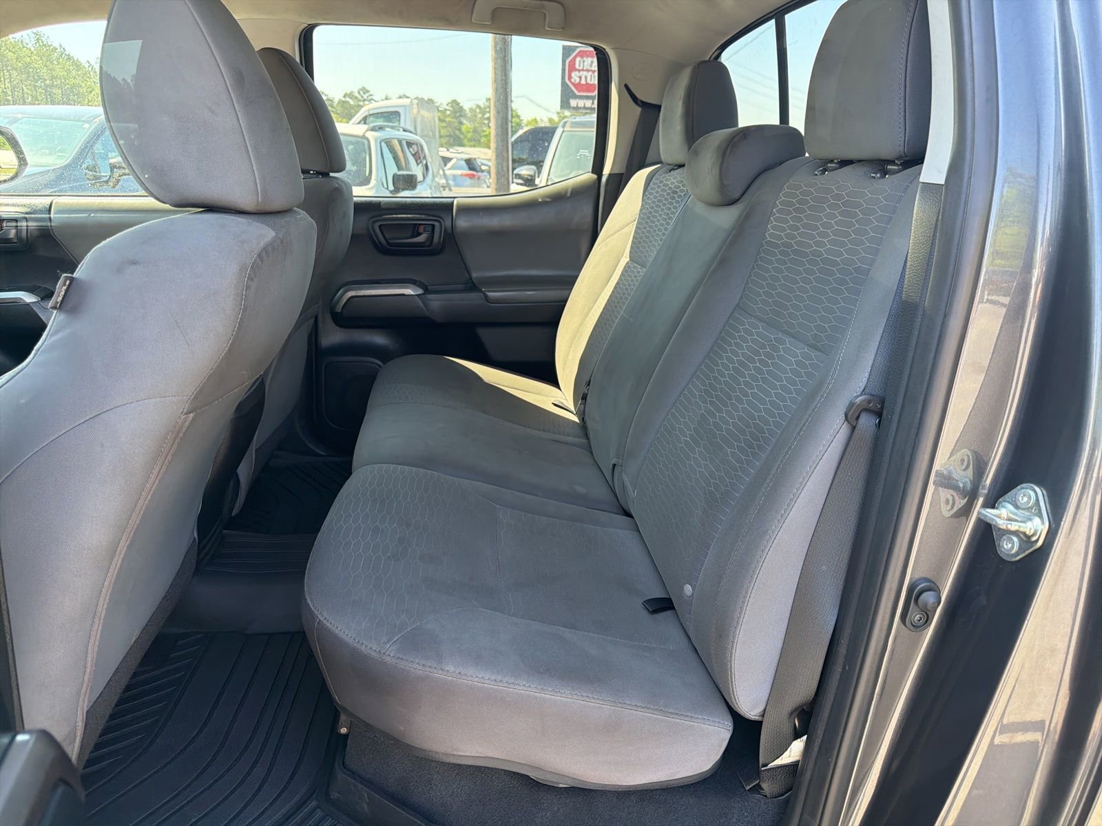 Used 2016 Toyota Tacoma SR5 w/ Towing Package RWD image 9