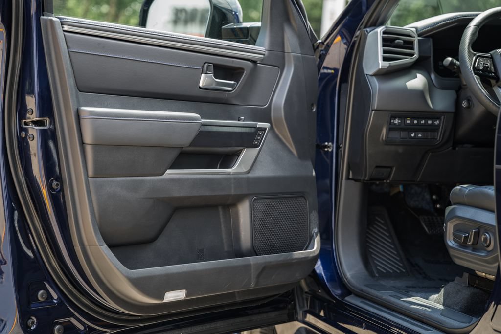 Used 2025 Toyota Tundra Platinum AWD/4WD image 45
