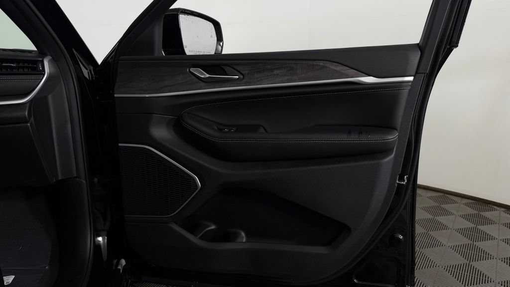 New 2026 Jeep Grand Cherokee Limited AWD/4WD image 30