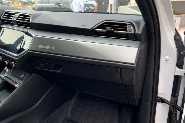 Certified 2024 Audi Q3 2.0T Premium image 16