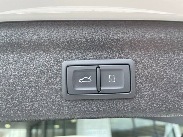 Used 2023 Audi Q3 2.0T Premium Plus w/ Premium Plus Package image 32