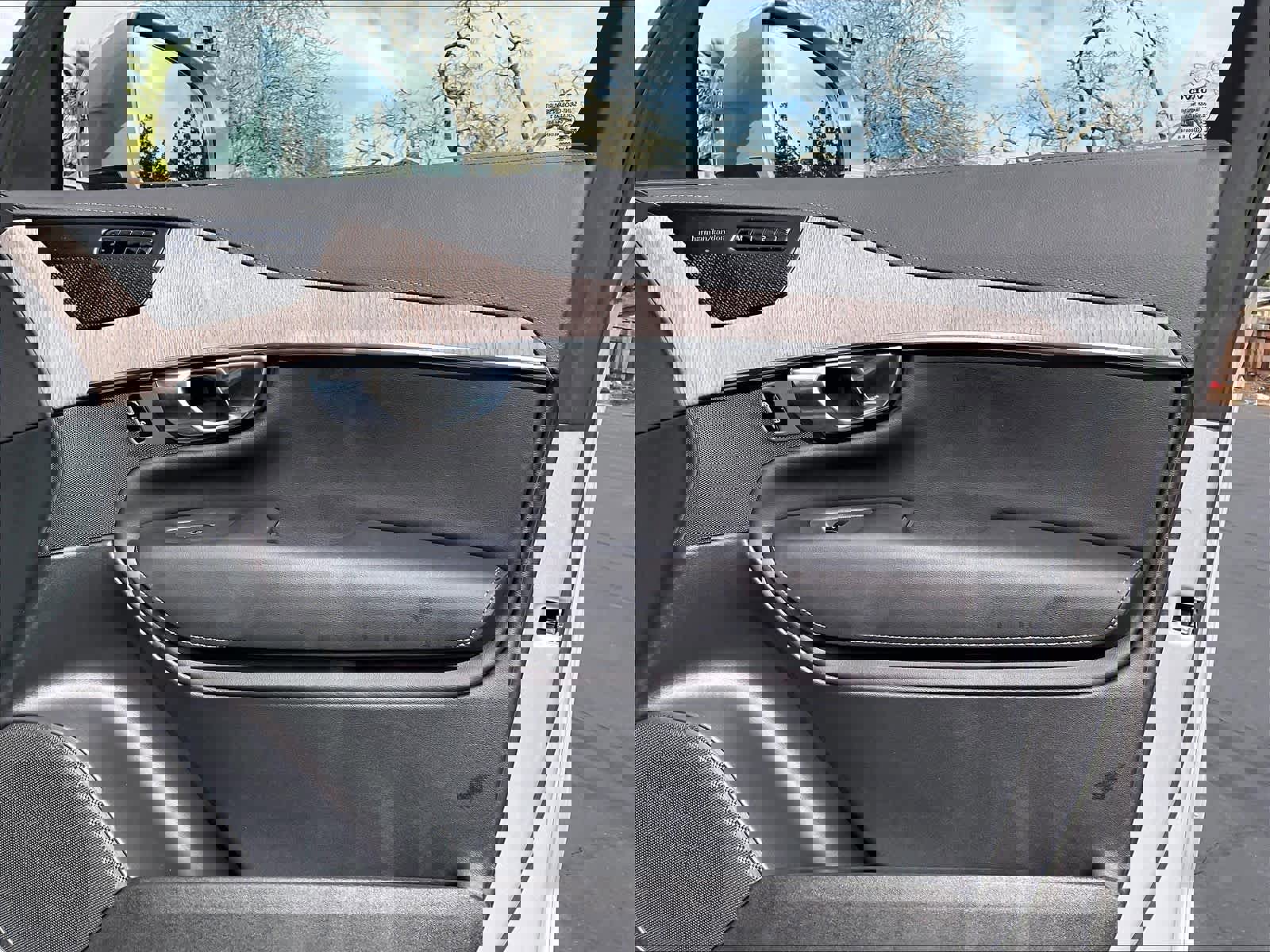 Used 2023 Volvo XC90 T8 Ultimate w/ Protection Package image 27