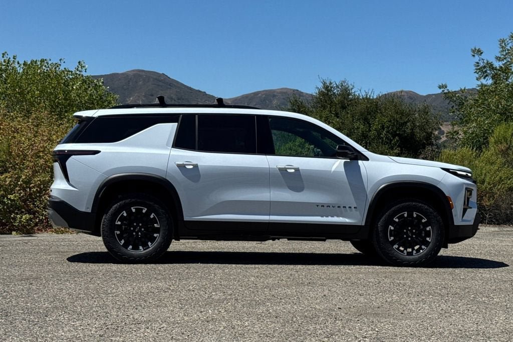 New 2026 Chevrolet Traverse Z71 w/ Enhanced Driving Package AWD/4WD image 3
