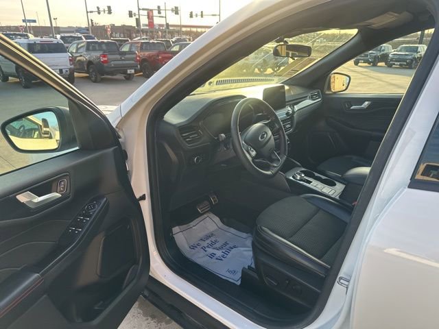 Used 2023 Ford Escape ST-Line image 16