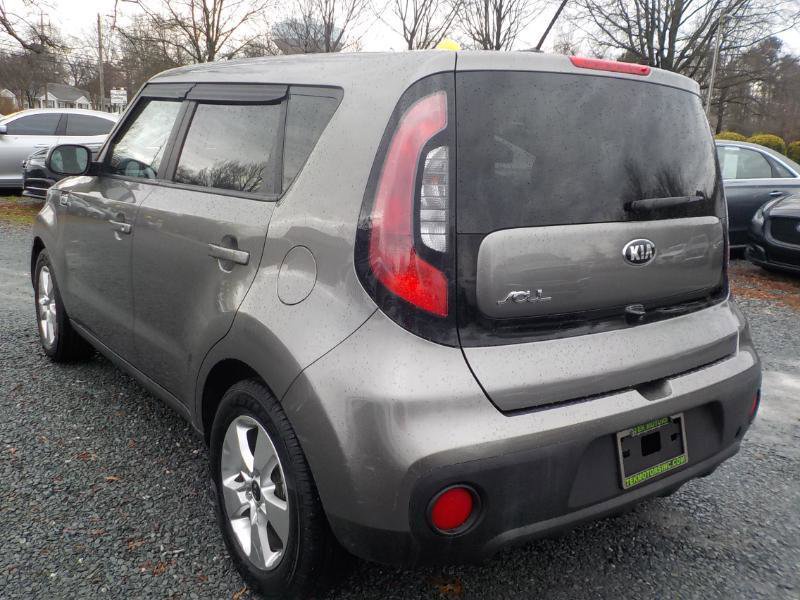 Used 2018 Kia Soul w/ Convenience Package image 3