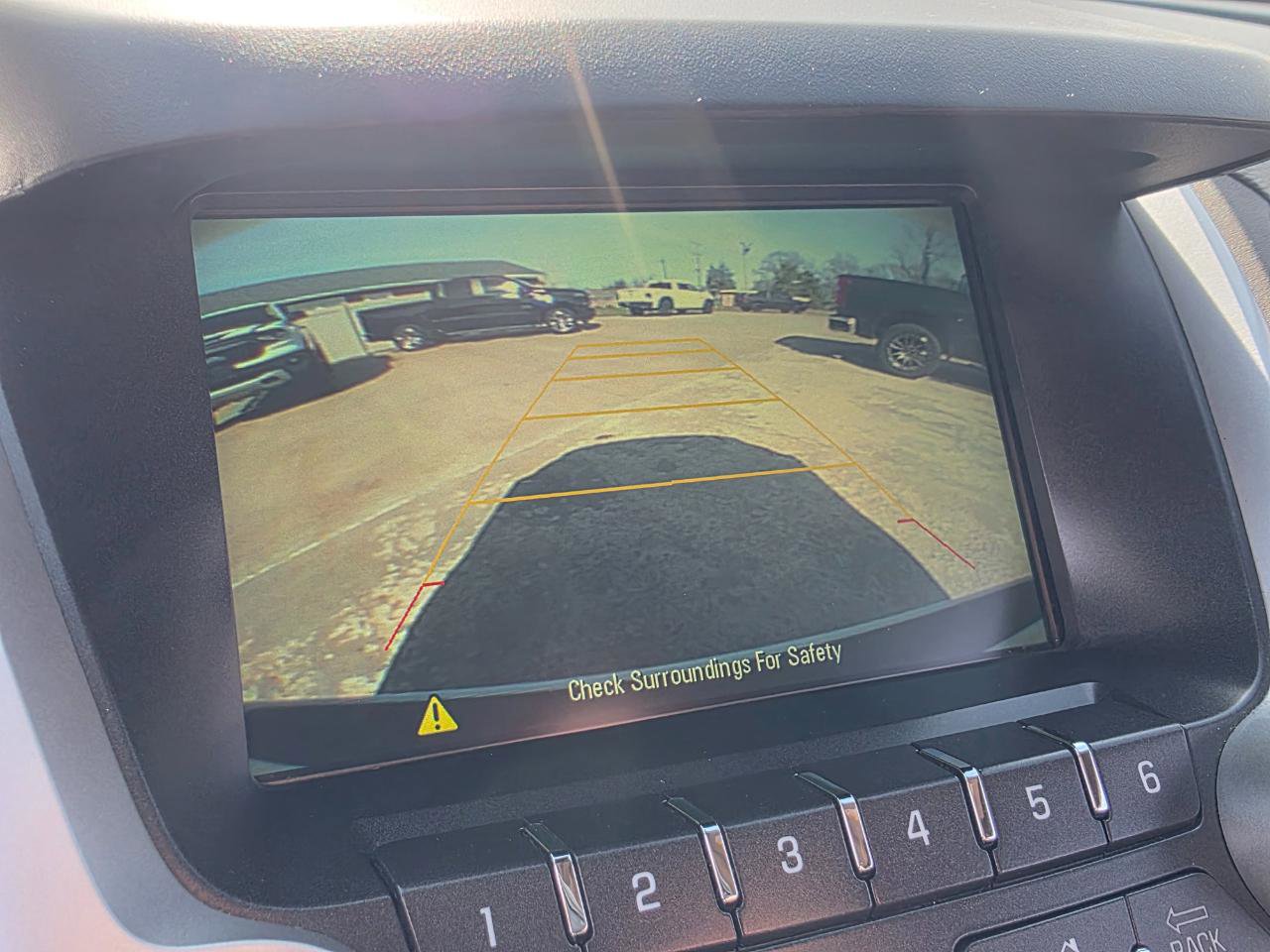 Used 2017 Chevrolet Equinox LT w/ Convenience Package image 3