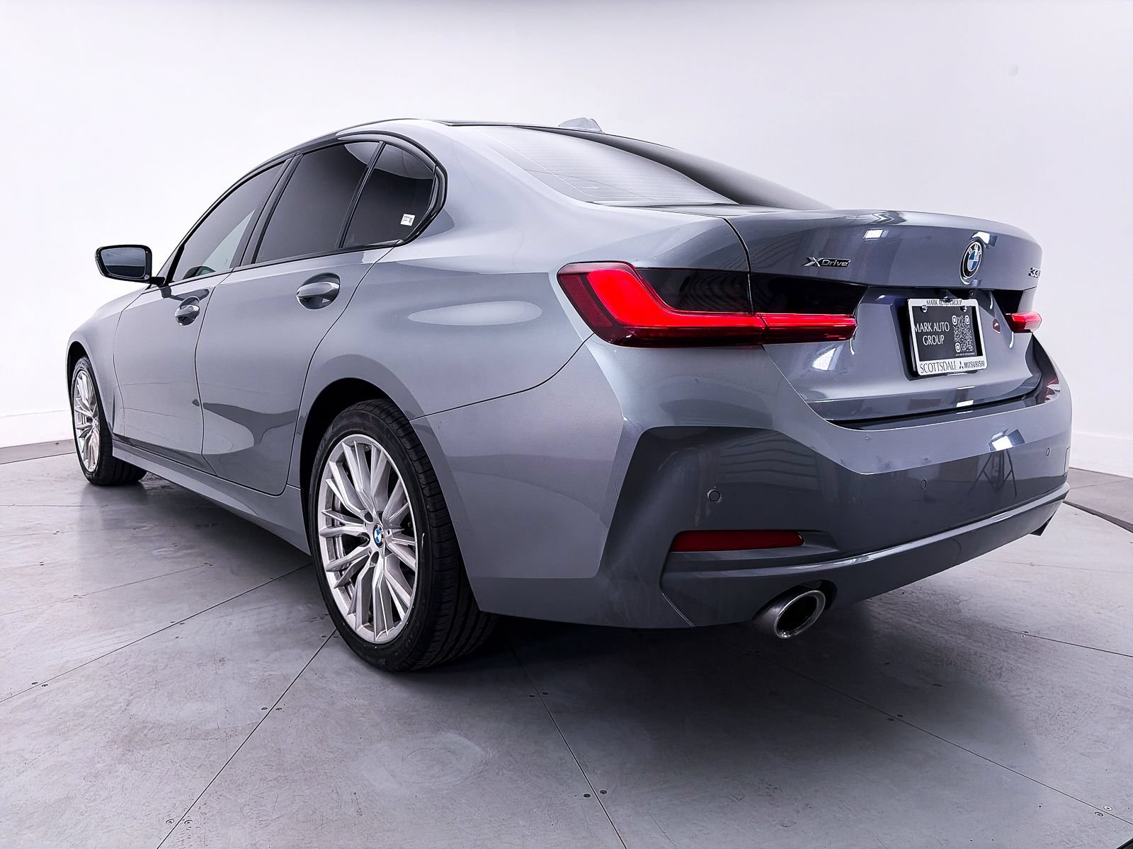 Used 2023 BMW 330i xDrive Sedan w/ Driving Assistance Package AWD/4WD image 13