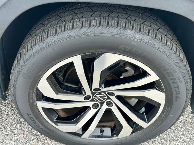 Used 2021 Volkswagen Atlas SEL Premium image 16