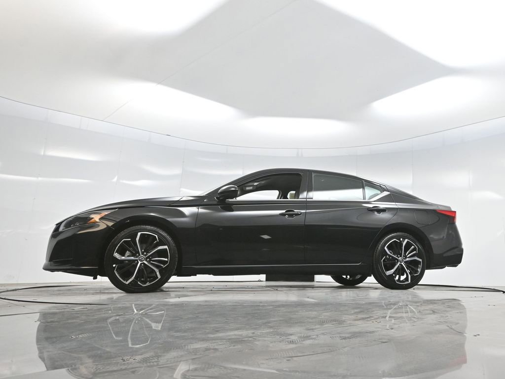 Used 2023 Nissan Altima 2.5 SR image 6