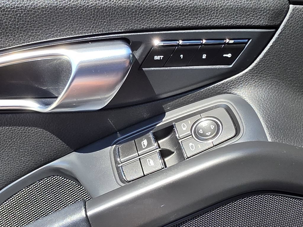 Used 2015 Porsche Cayman RWD image 23