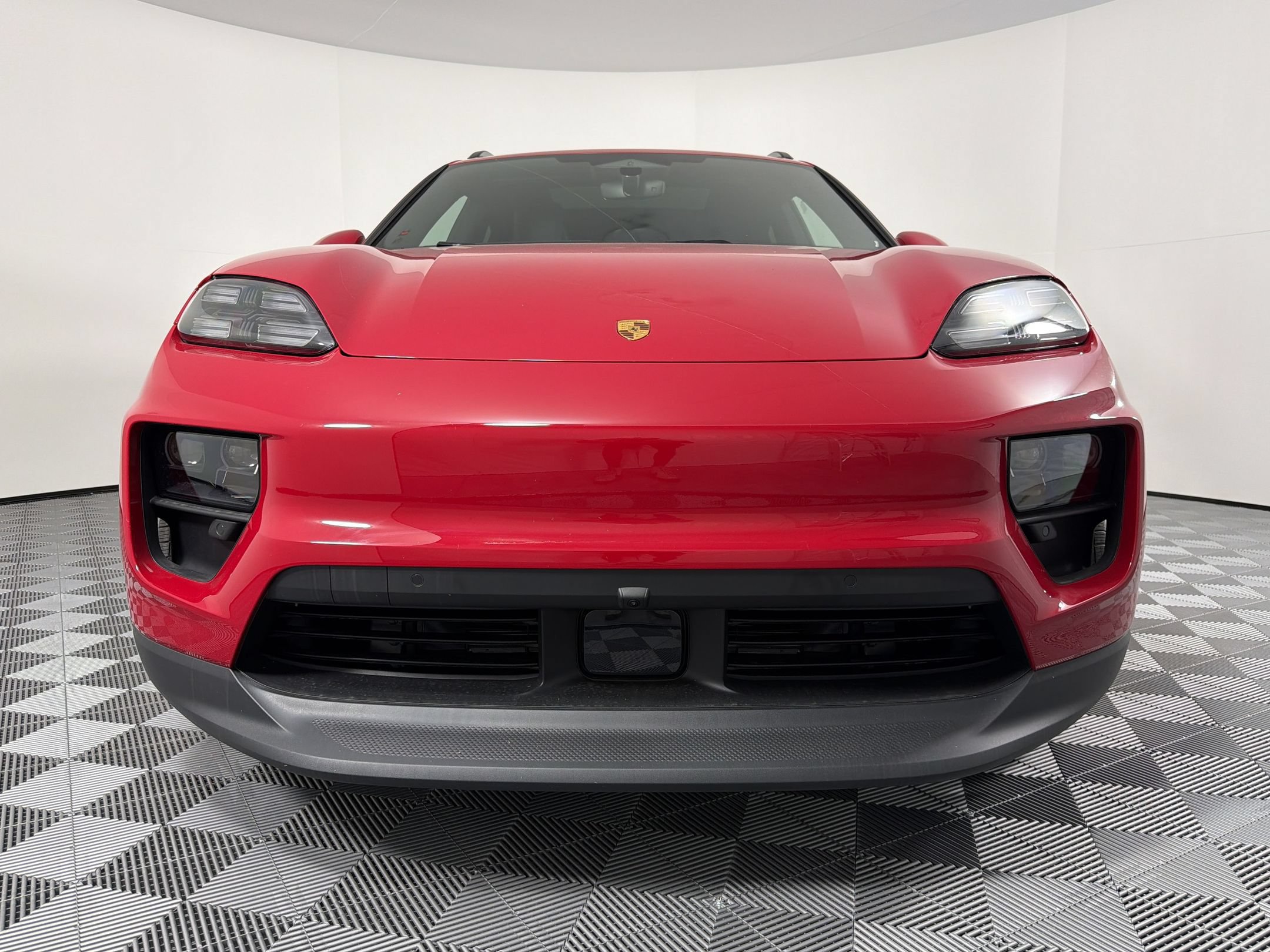 New 2026 Porsche Macan Electric RWD image 6