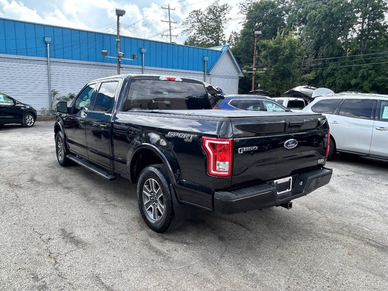 Used 2015 Ford F150 XLT w/ Equipment Group 301A Mid AWD/4WD image 10