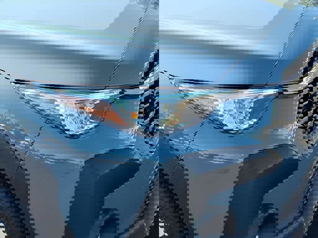 Certified 2025 Subaru Crosstrek 2.0i Premium image 8