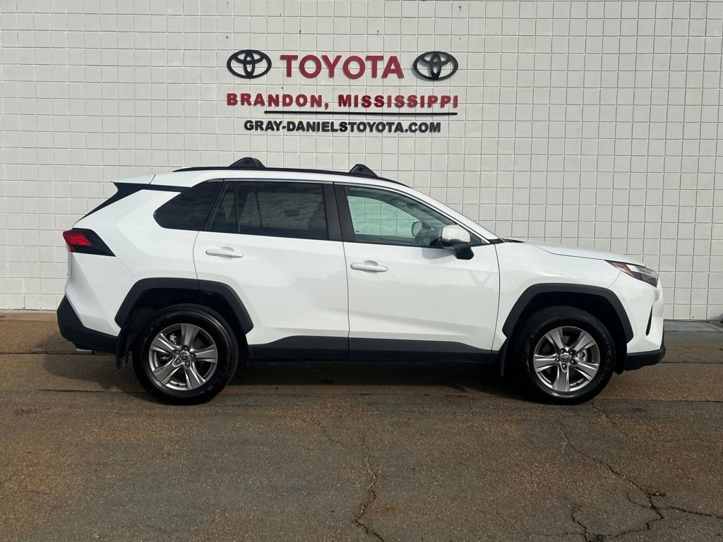 Used 2023 Toyota RAV4 XLE video 1