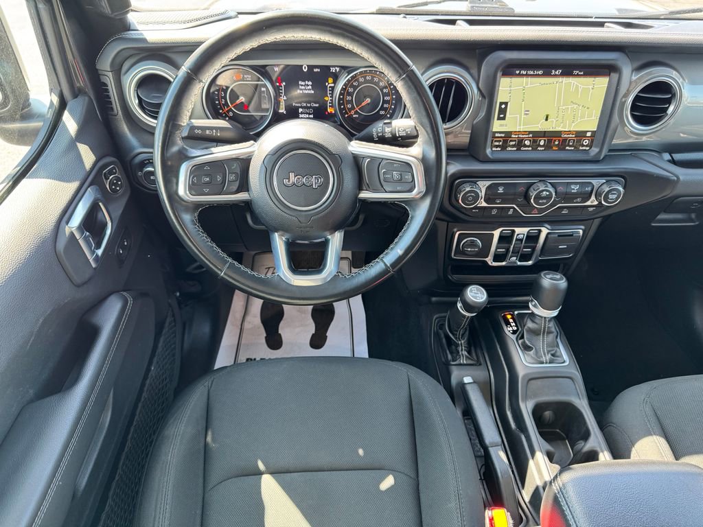 Used 2022 Jeep Wrangler Unlimited Sahara AWD/4WD image 19