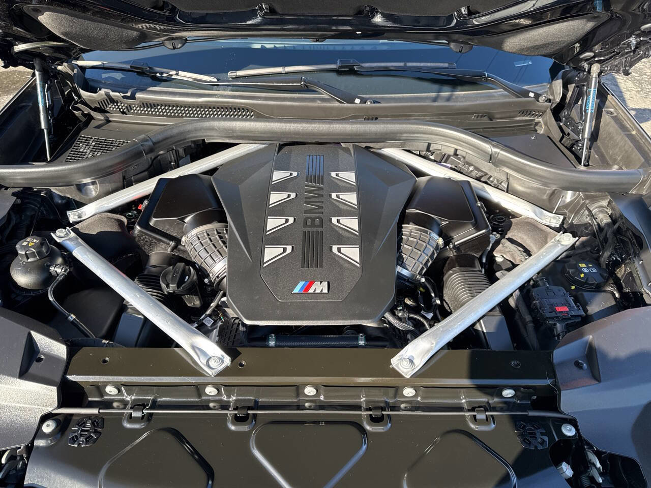 Used 2024 BMW X7 M60i w/ Executive Package image 19