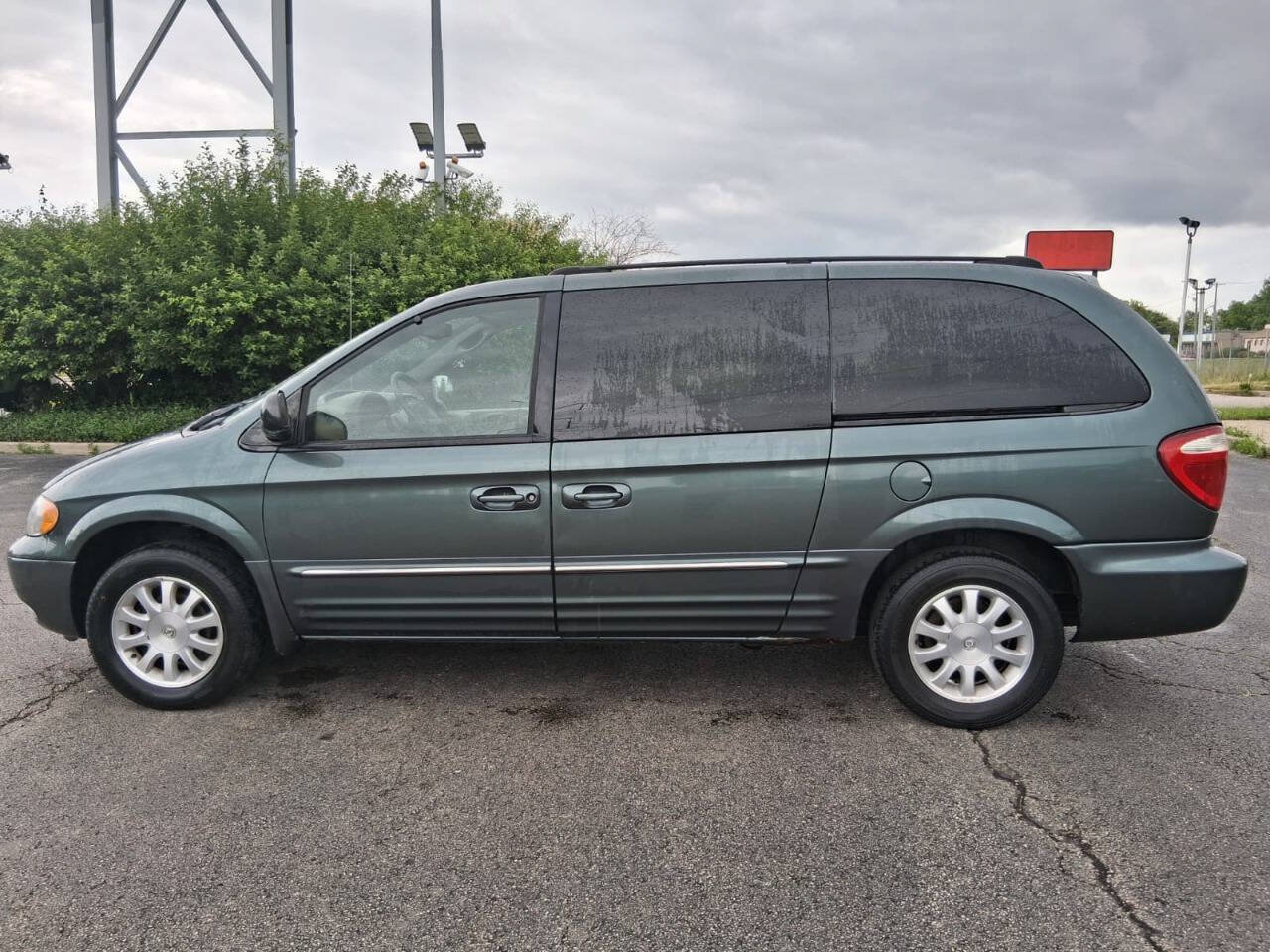 Used 2003 Chrysler Town & Country LXi FWD image 3