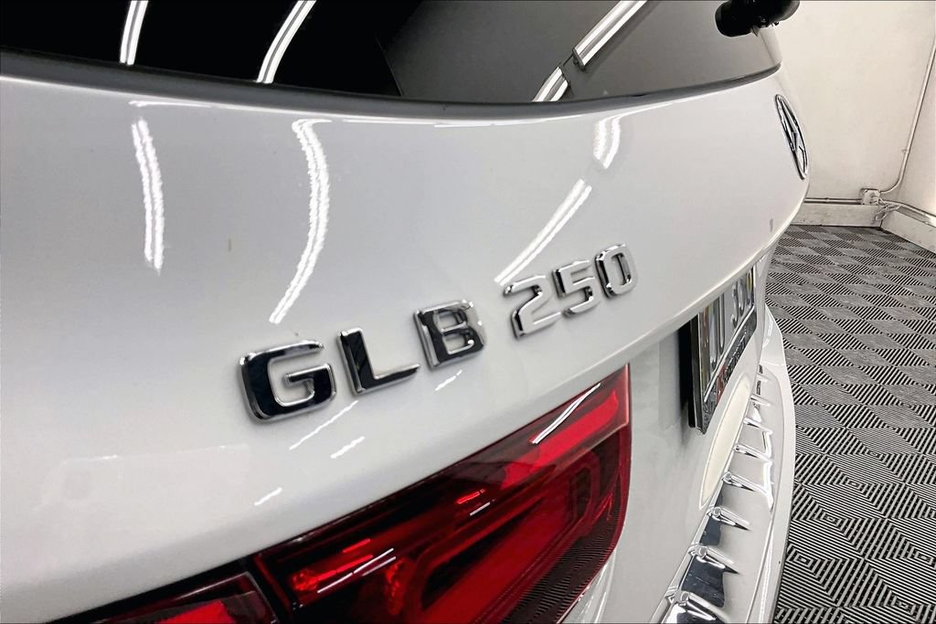 Used 2022 Mercedes-Benz GLB 250 image 30