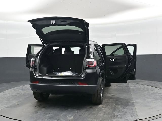 New 2026 Jeep Compass Latitude image 48