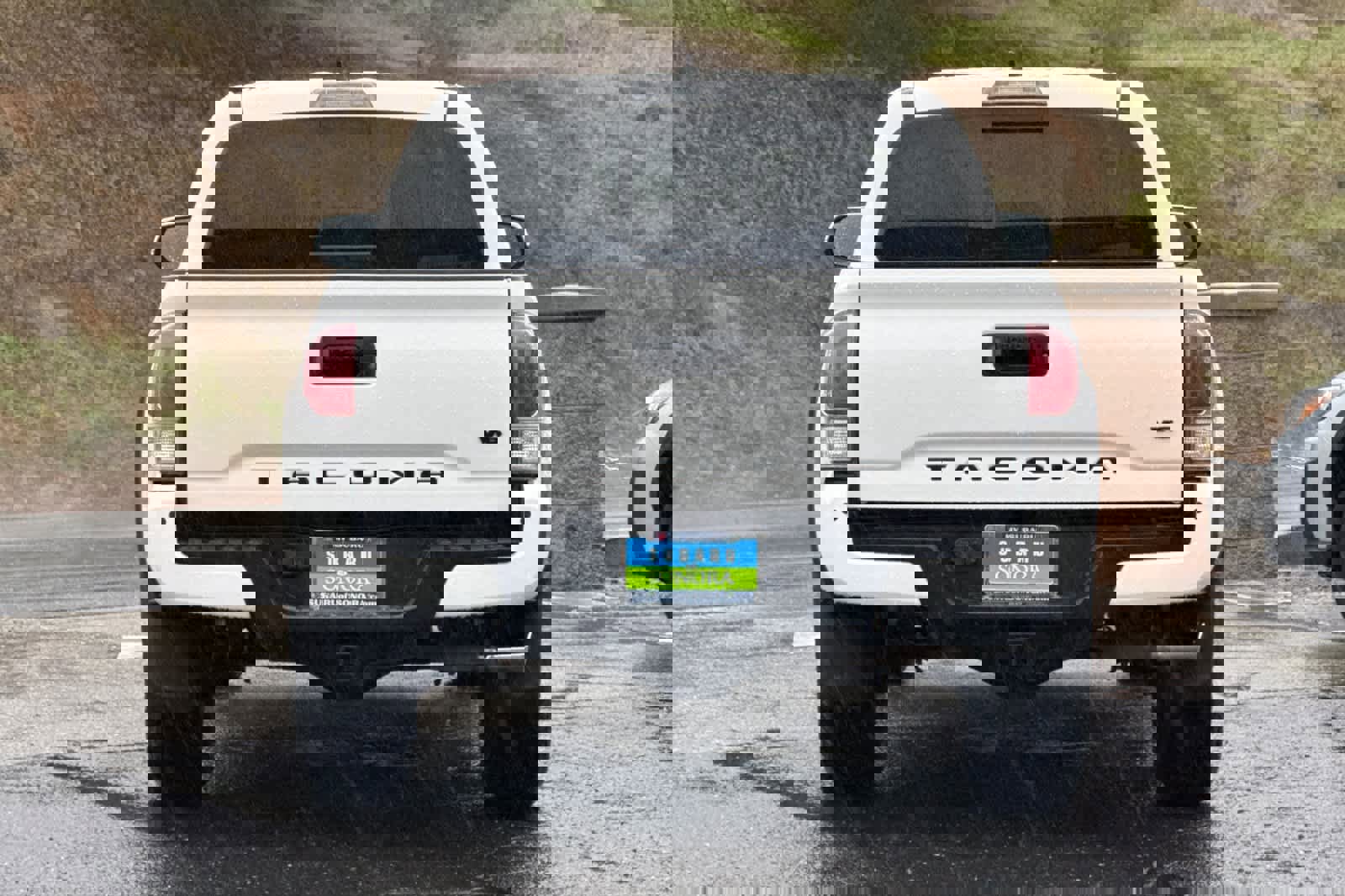 Used 2021 Toyota Tacoma TRD Off-Road w/ Technology Package image 4