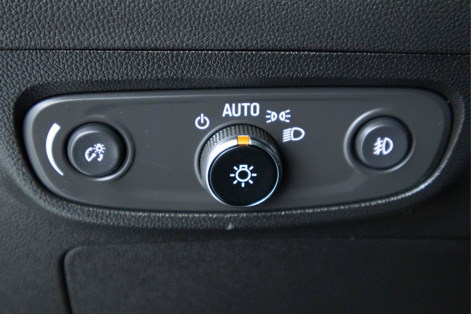 Used 2023 Buick Encore GX Select w/ Sport Touring Package FWD image 23