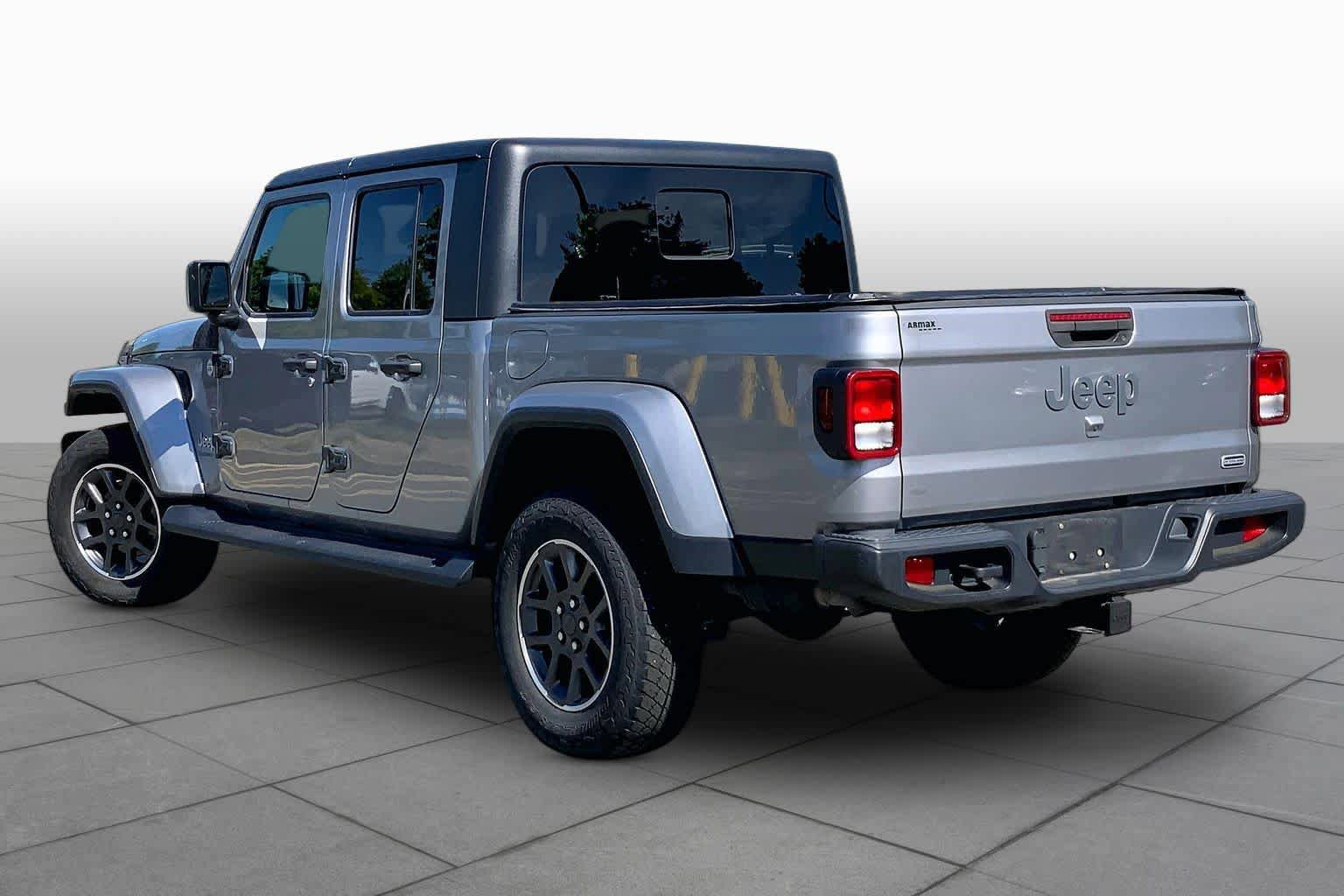 Used 2020 Jeep Gladiator Overland AWD/4WD image 12
