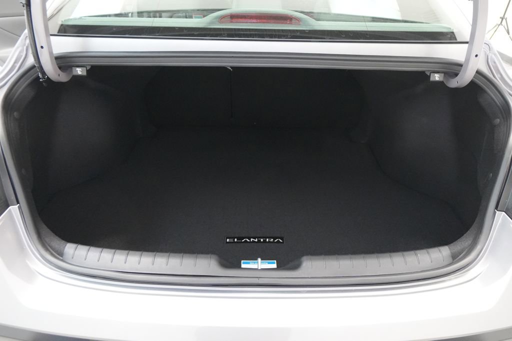 New 2026 Hyundai Elantra SEL Sport image 23