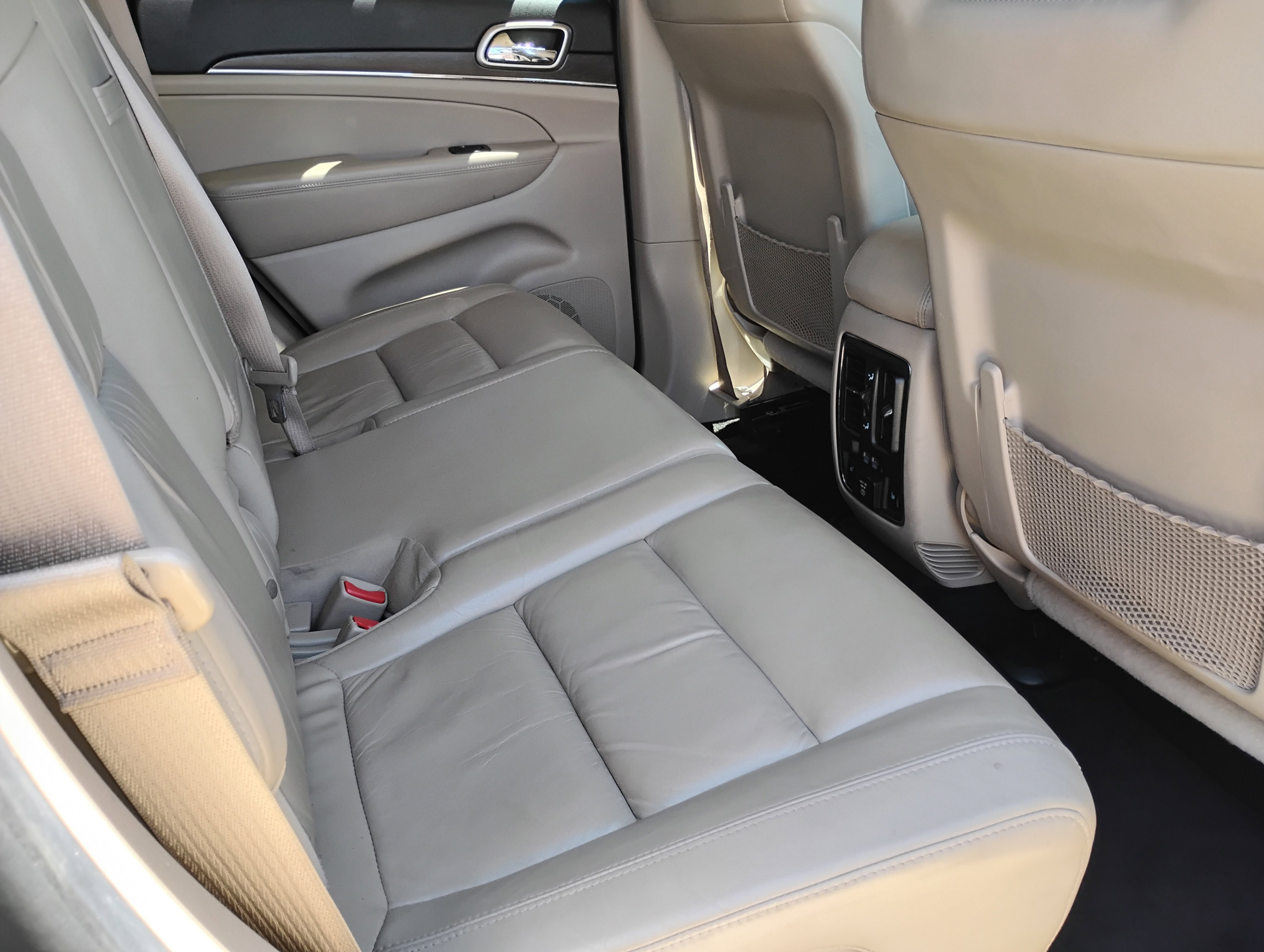 Used 2014 Jeep Grand Cherokee Limited AWD/4WD image 18