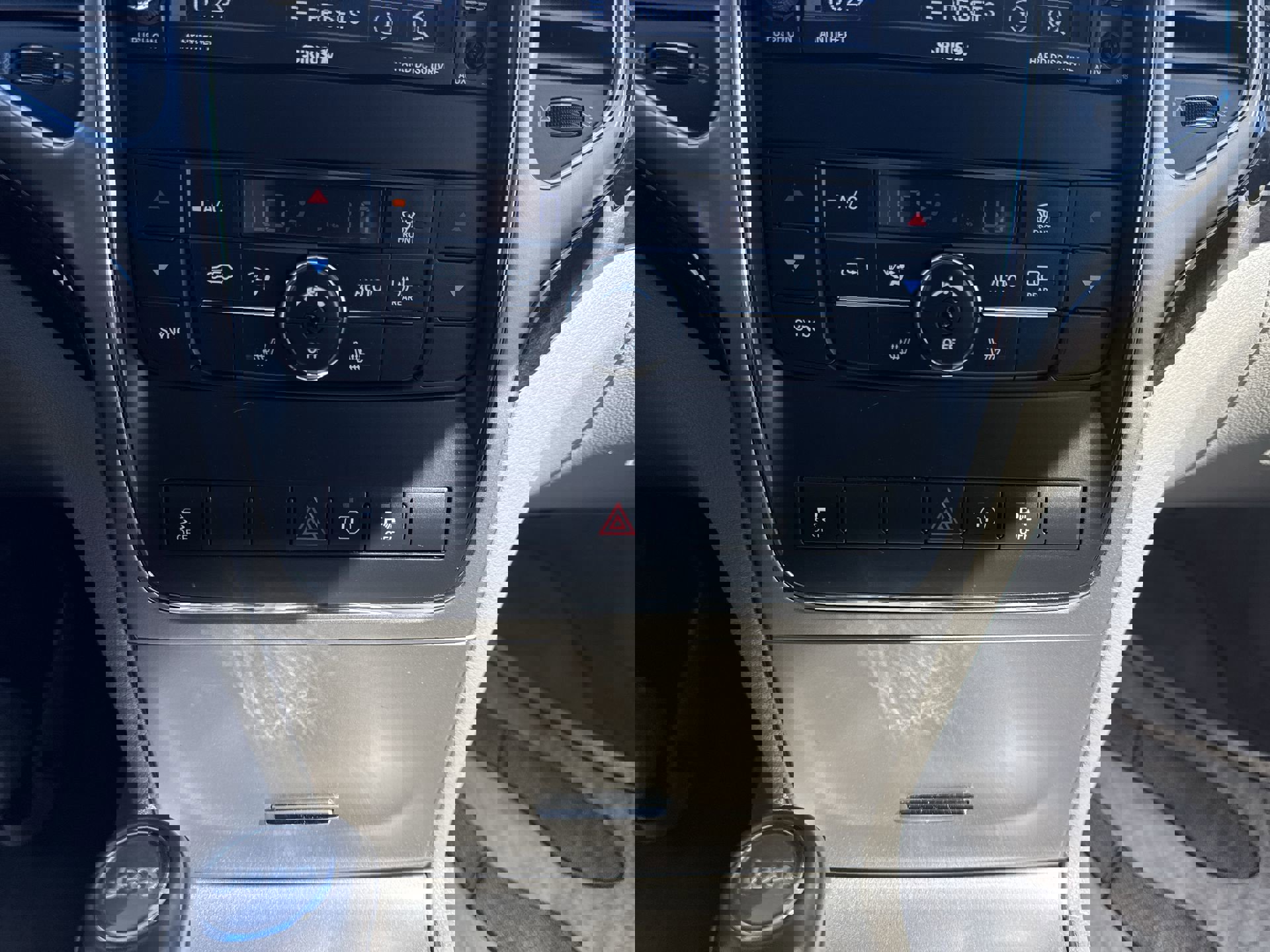 Used 2012 Jeep Grand Cherokee Laredo AWD/4WD image 18