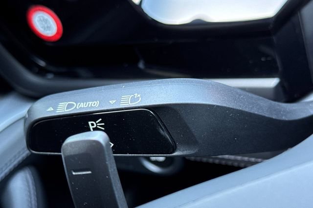 Used 2024 Porsche Panamera RWD image 37