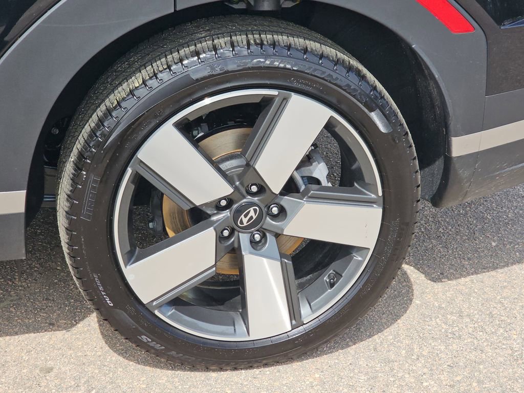 Used 2025 Hyundai Santa Fe Limited image 34