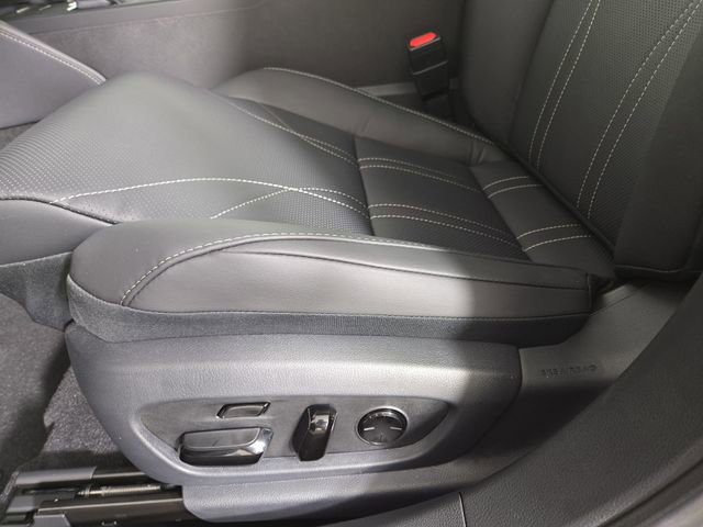 New 2025 Lexus ES 300h w/ Luxury Package image 32