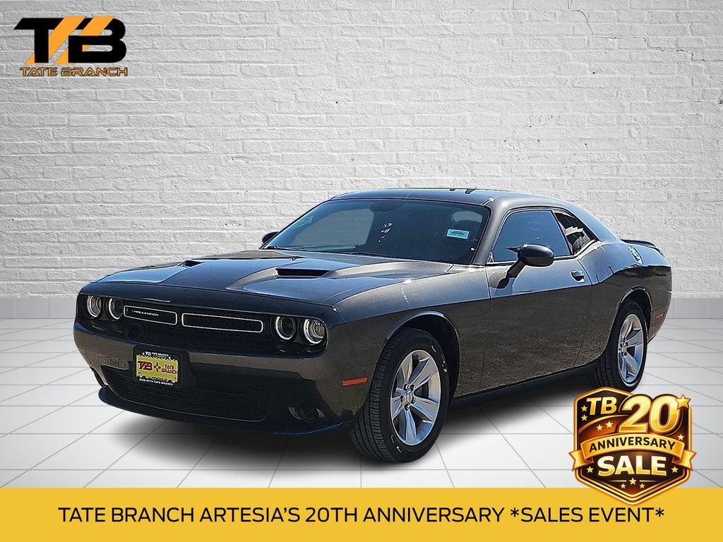 Used 2023 Dodge Challenger SXT RWD image 1