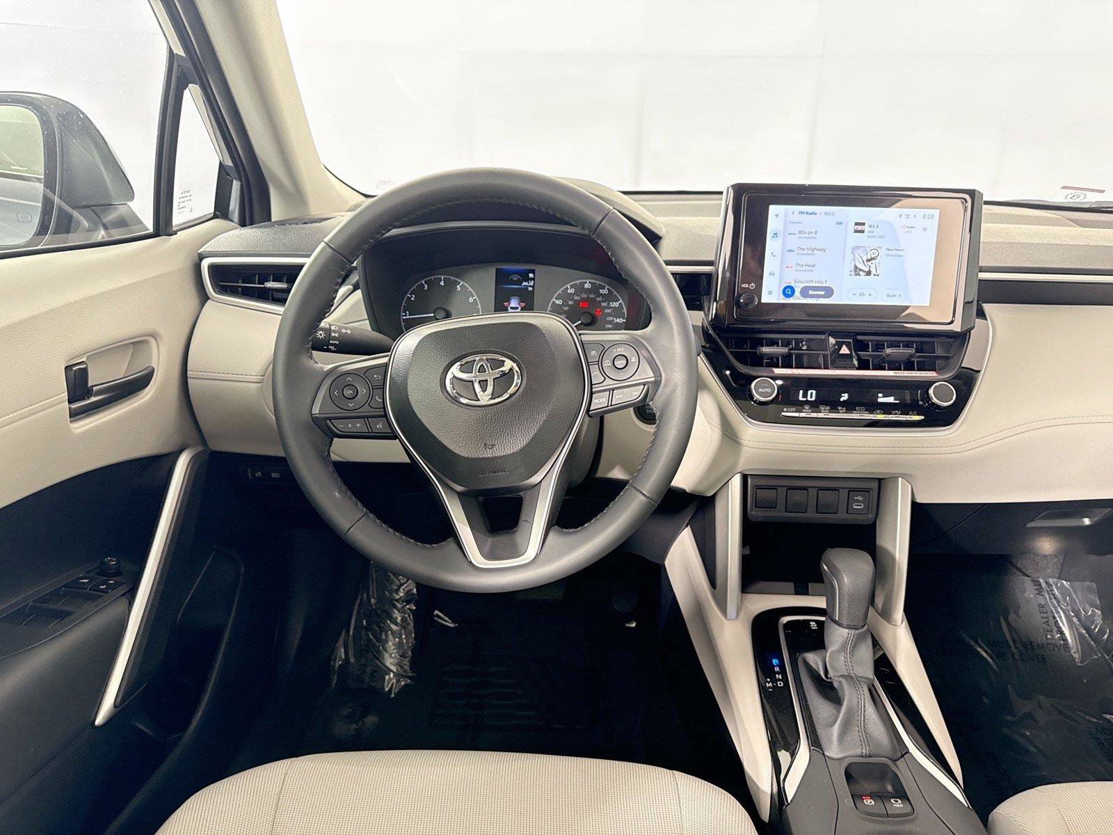 Certified 2025 Toyota Corolla Cross LE w/ Moonroof Package FWD image 33