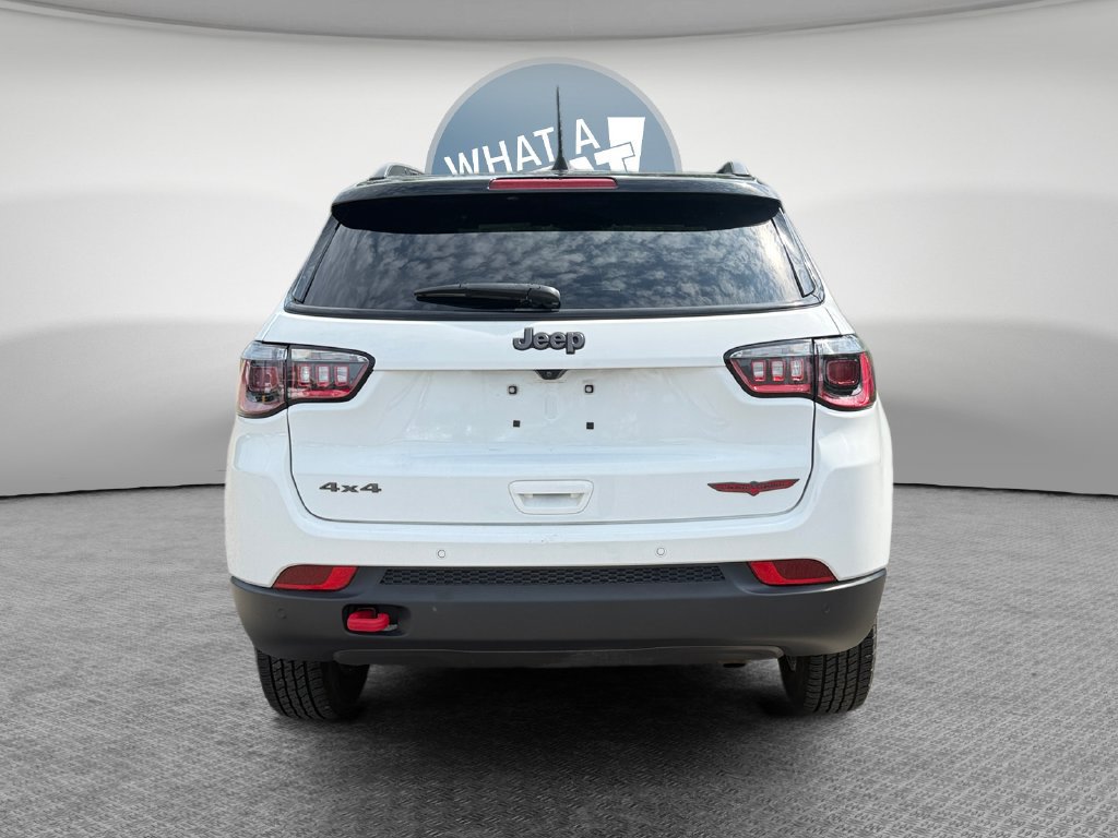Used 2023 Jeep Compass Trailhawk w/ Trailhawk Convenience Group AWD/4WD image 5