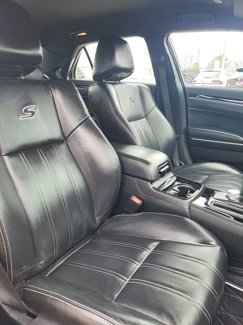 Used 2019 Chrysler 300 S image 4