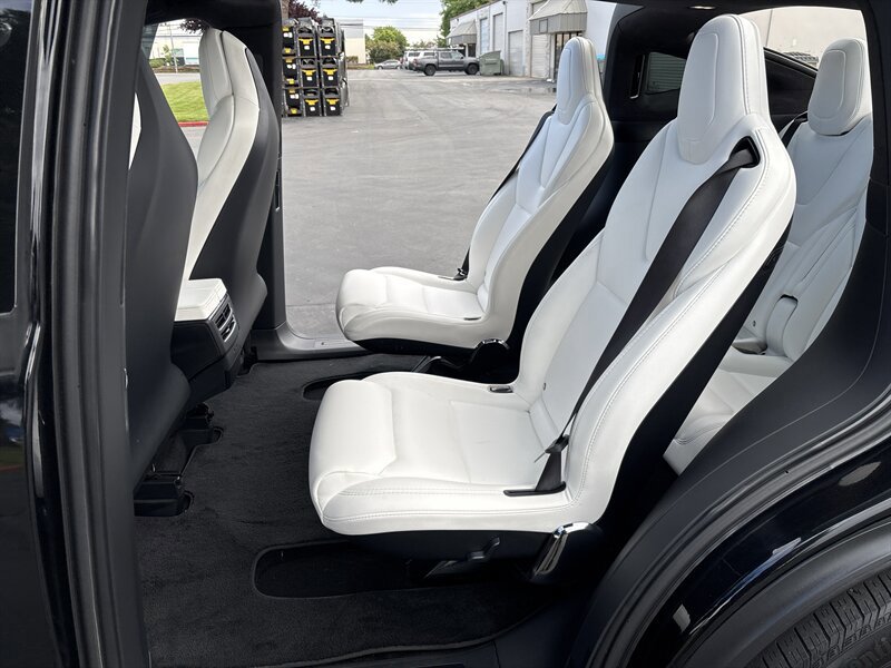 Used 2018 Tesla Model X 75D AWD/4WD image 28